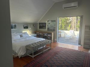 Gallery image of Constantia escape with mountain views in Sweet Valley