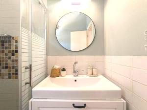 Koupelna v ubytování Pinat Nofesh + 41 fotografií