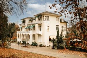 Το κτήριο όπου στεγάζεται  το ξενοδοχείο διαμερισμάτων