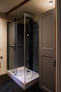 Ένα μπάνιο στο Lehm & Fachwerk 2-Zimmer-Apartment - Claycation +12 φωτογραφίες