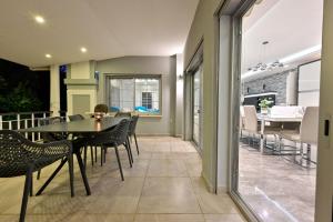 Χώρος καθιστικού στο YAĞIZ-Villa with Children's Pool&Jacuzzi for 6 People in Gocek