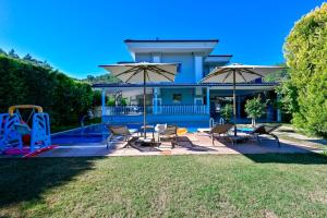 Πισίνα στο ή κοντά στο YAĞIZ-Villa with Children's Pool&Jacuzzi for 6 People in Gocek