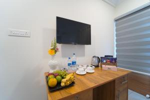 TV/trung tâm giải trí tại Alaya Stays Matts Homestay 1-Room Lakeside Stay With Common Lounge