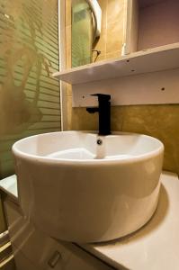 Phòng tắm tại Heirloom Luxury Hotel and Apartments