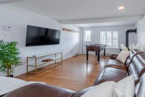 Μια τηλεόραση ή/και κέντρο ψυχαγωγίας στο Nature & Relaxation with Spa - Chalet La Shred