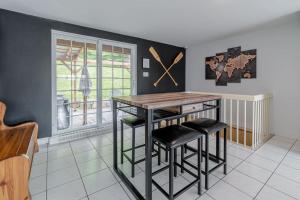 Φωτογραφία από το άλμπουμ του Nature & Relaxation with Spa - Chalet La Shred σε Petite-Riviere-Saint-Francois