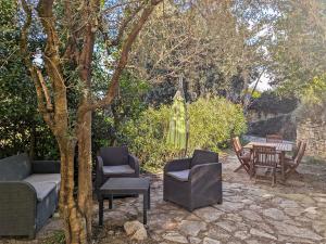 Zahrada ubytování Charmant T3 dans un mas provençal proche Avignon