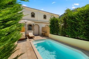 Πισίνα στο ή κοντά στο Doliva Studio Chris private pool