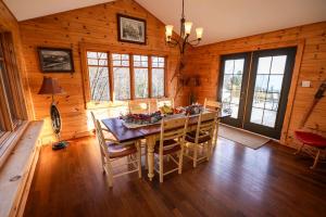 Fotografie z fotogalerie ubytování A stunning and breathtaking view with a private spa - L'Aponi v destinaci Petite-Rivière-Saint-Francois