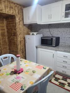 Η κουζίνα ή μικρή κουζίνα στο Lodge la calma