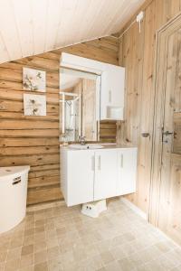 Ένα μπάνιο στο Stranda Fjellgrend 3 bedrooms - 68A