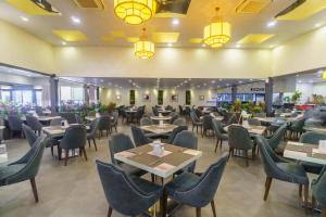 Un restaurant sau alt loc unde se poate mânca la grand Şeker hotel +57 fotografii