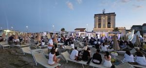 Επισκέπτες που μένουν στο Hotel Caravel