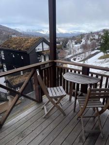 En generel udsigt til bjerge eller udsigt til bjerge taget fra lejligheden