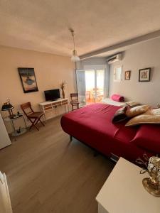 En eller flere senge i et værelse på Apartamento con vistas al mar