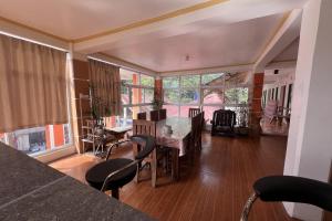 Khu vực ghế ngồi tại Kakay Beach Resort