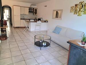 Kuchyň nebo kuchyňský kout v ubytování Bed&Breakfast "Fiorella" sul Lago