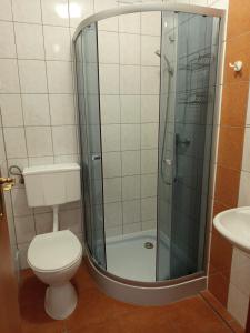 Et badeværelse på Willa Górskie Zacisze