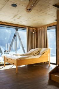 Ένα ή περισσότερα κρεβάτια σε δωμάτιο στο Chalet With Sauna And Hot Tub With View