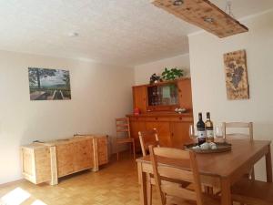 TV a/nebo společenská místnost v ubytování Ferienhaus Senta