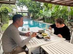 Mad i den private indkvartering eller i nærheden