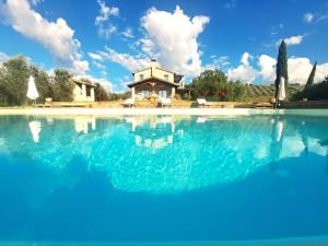 Πισίνα στο ή κοντά στο montecristo country house