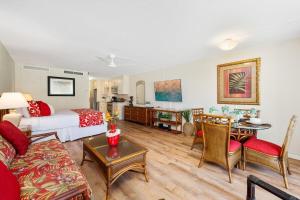 Et opholdsområde på Eldorado J111 · EL J111 Garden Studio w AC Pool