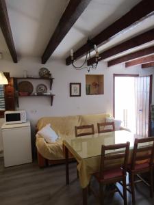 Kuchyňa alebo kuchynka v ubytovaní Casas Rurales Jardines del Visir