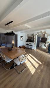 Et opholdsområde på Villa Mas Al Raparou