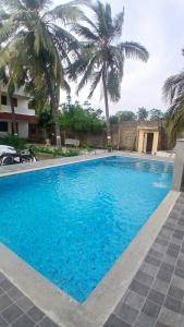 Πισίνα στο ή κοντά στο Dwarka Residency Inn