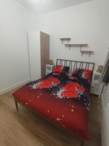 Postel nebo postele na pokoji v ubytování Top appartement proche de la gare et centre ville + 14 fotografií