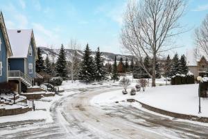 Out of the Blue - Shuttle to Blue Walk & Trails om vinteren