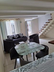 Posezení v ubytování casa entera 2 pisos