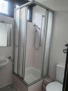 Ένα μπάνιο στο Schönes Apartment 12-2 Uni-Mainz