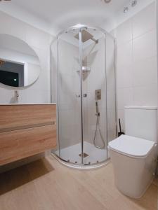 Et badeværelse på Cozy & Terrace Apartament5