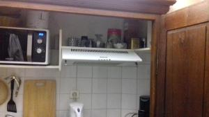 Kuchyň nebo kuchyňský kout v ubytování LA HALTE DU PETIT FORT - 27 rue du Petit Fort - 22100 DINAN