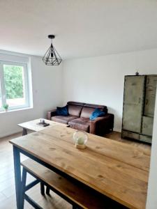 Χώρος καθιστικού στο La Parenthèse Corbehemoise, Stationnement, Wifi +18 φωτογραφίες