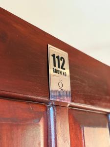 Πιστοποιητικό, βραβείο, πινακίδα ή έγγραφο που προβάλλεται στο Ceylon Charm Mirissa