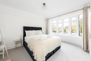 En eller flere senge i et værelse på 5 Sunderland Avenue