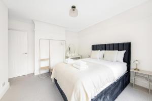 En eller flere senge i et værelse på 5 Sunderland Avenue