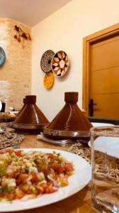 Φαγητό σε αυτός ο ξενώνας ή κάπου εκεί κοντά