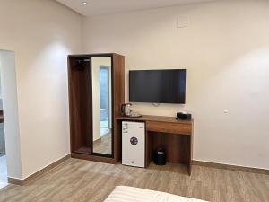 Televisyen dan/atau pusat hiburan di Aljawadain