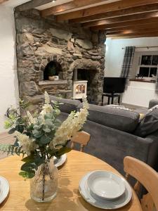 Istumisnurk majutusasutuses Old chapel house aber falls