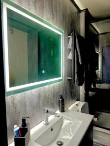 Koupelna v ubytování 1-Bed Apartment - Sleeps 2 Wifi & Central