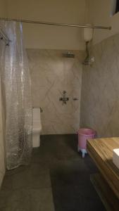 Ảnh trong thư viện ảnh của Hotel Valna Estate Mountain View Kausani By HRG ở Kausani