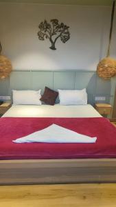 Ảnh trong thư viện ảnh của Hotel Valna Estate Mountain View Kausani By HRG ở Kausani