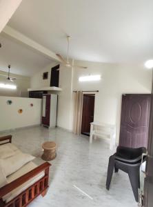 Χώρος καθιστικού στο Peaceful 1BHK Hideaway in Aldona, North Goa
