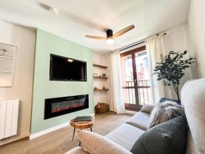 Μια τηλεόραση ή/και κέντρο ψυχαγωγίας στο IMROF - Mountain Lodge