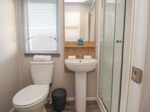 Et badeværelse på Poppy Lodge + 6 billeder