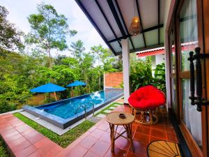 Hồ bơi trong/gần Praana Ayurveda Boutique Villa